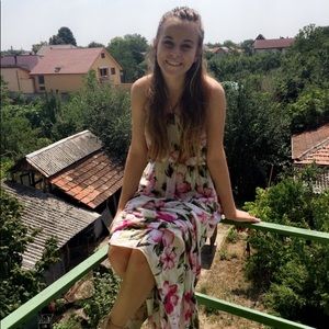 Meet your Posher, Hallie